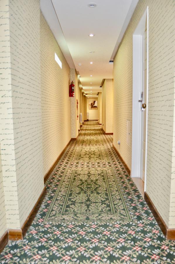 Hotel 6 De Octubre บัวโนสไอเรส ภายนอก รูปภาพ