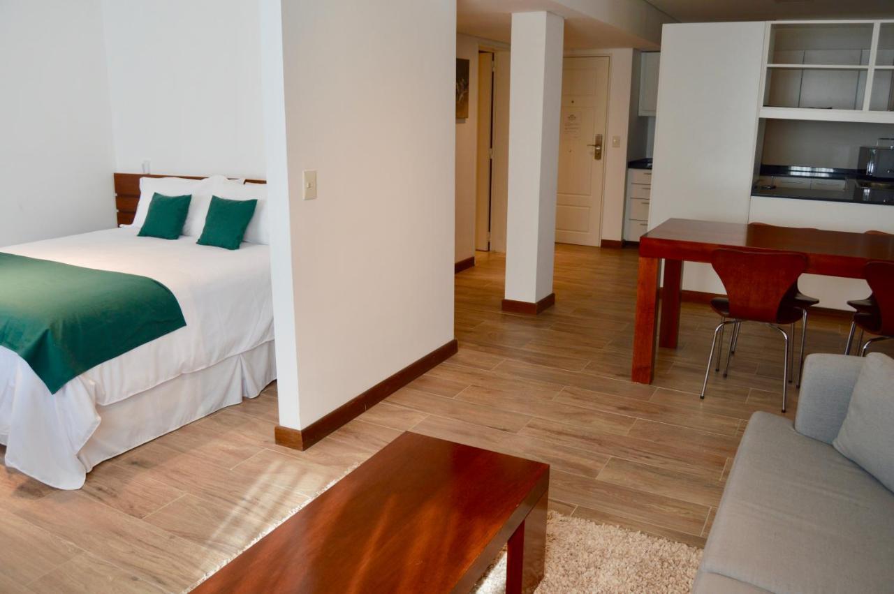 Hotel 6 De Octubre บัวโนสไอเรส ภายนอก รูปภาพ