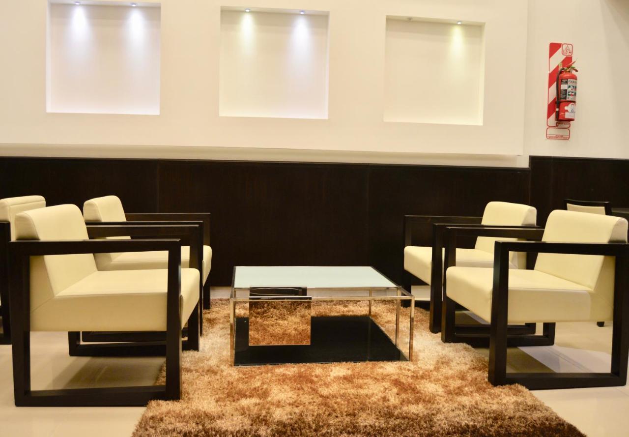 Hotel 6 De Octubre บัวโนสไอเรส ภายนอก รูปภาพ