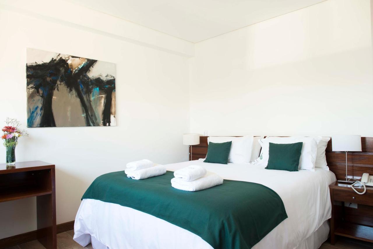 Hotel 6 De Octubre บัวโนสไอเรส ภายนอก รูปภาพ
